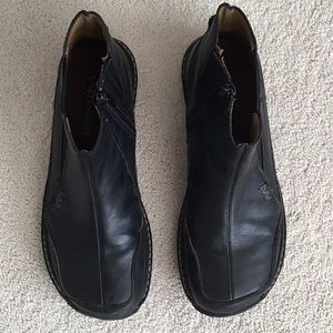 Leather Woman’s ankle shoes